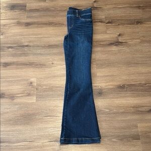 NWOT Woman's SPANXshape™ EveryWear
Flare Jeans. Size Small